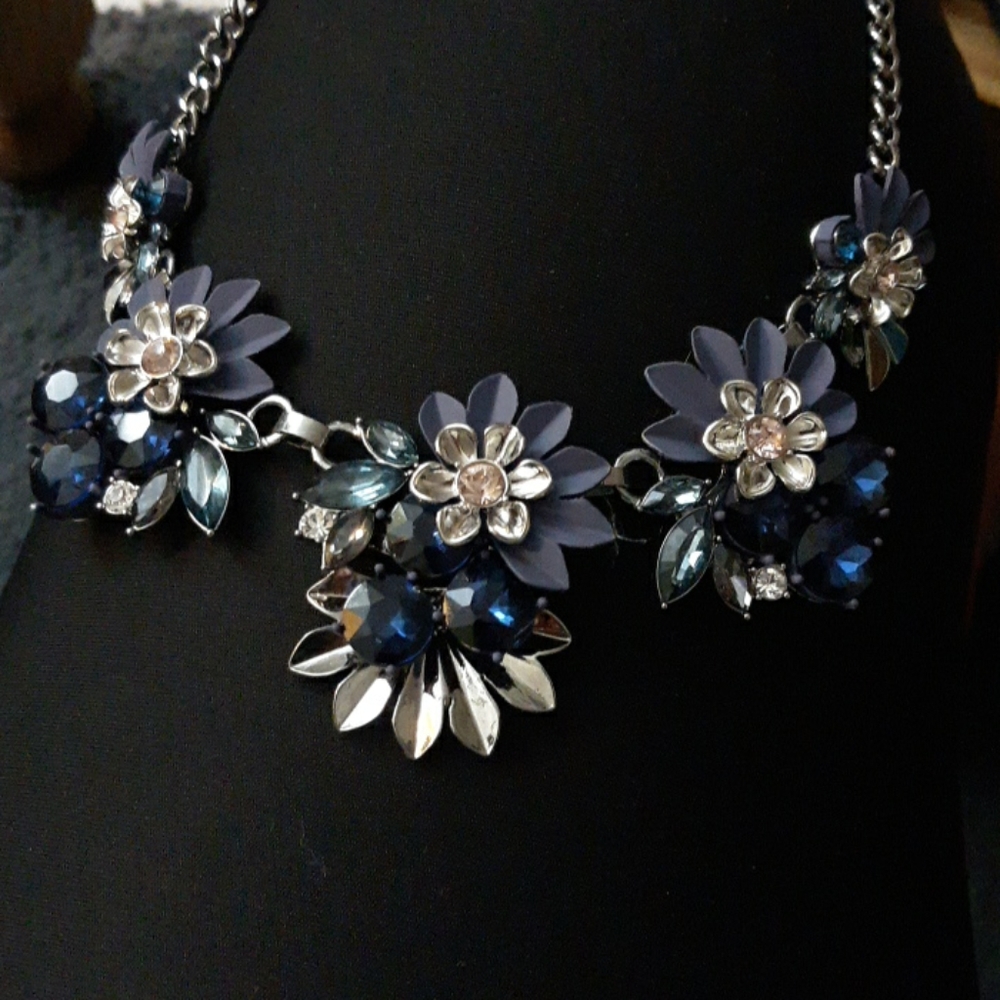 Simply vera wang necklace